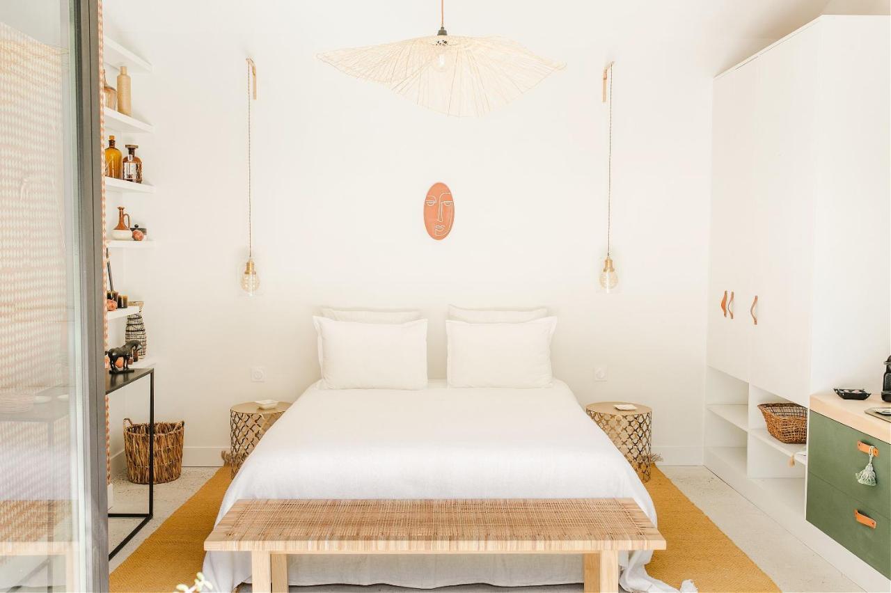 Hotel La Roussatino à Saint-Étienne-du-Grès Extérieur photo